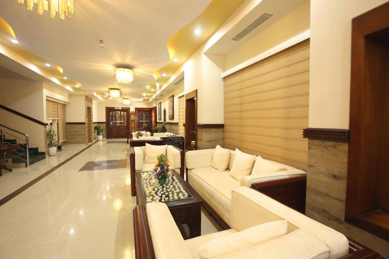 Ambalakkara Regency Hotel Kottārakara Exterior foto